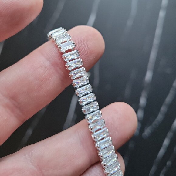 18" Sparkling Baguette Crystal adjustable Necklace - Picture 4 of 7